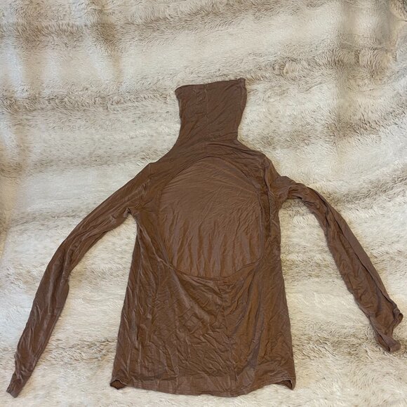 Joah Brown Open Back Turtleneck in Light Brown S - Picture 4 of 6